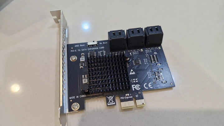 PCI-E SATA 6 Ports (JMB575)